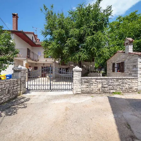 With A - C In Matohanci-istrien 44563